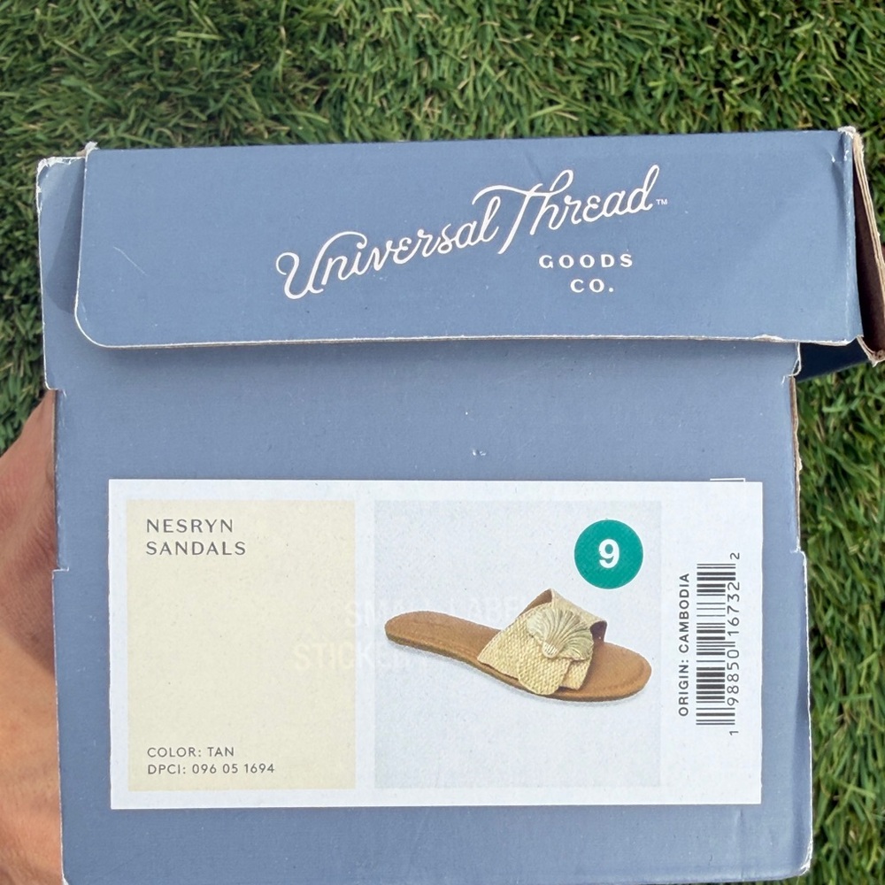 Universal Thread Nesryn Sandals